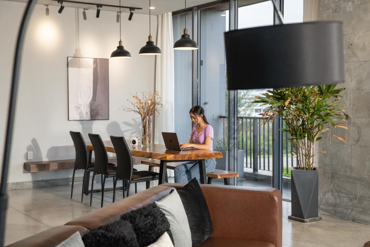The Sense Apartment - Modern, Near My An Beach Da Nang Luaran gambar